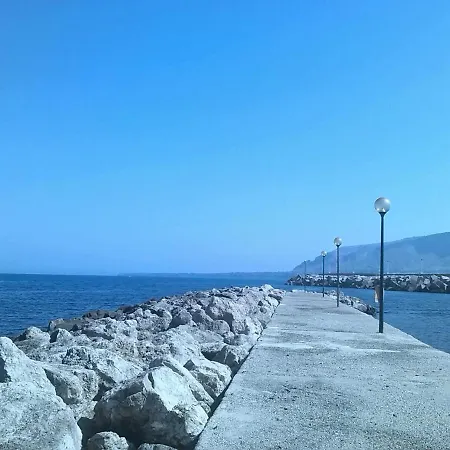 A 100 M Dal Mare Nyaraló Trappeto