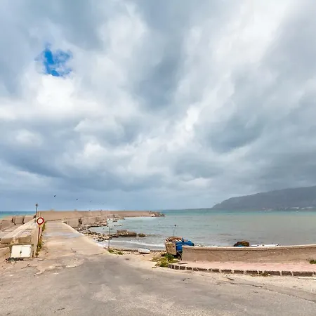 A 100 M Dal Mare