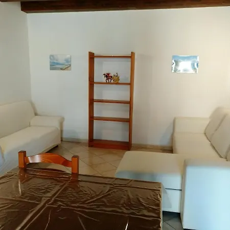 Feriehus A 100 M Dal Mare Trappeto (Sicily)