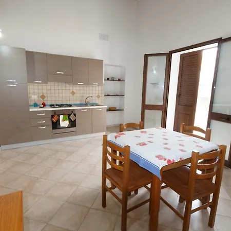 A 100 M Dal Mare بيت للعطل